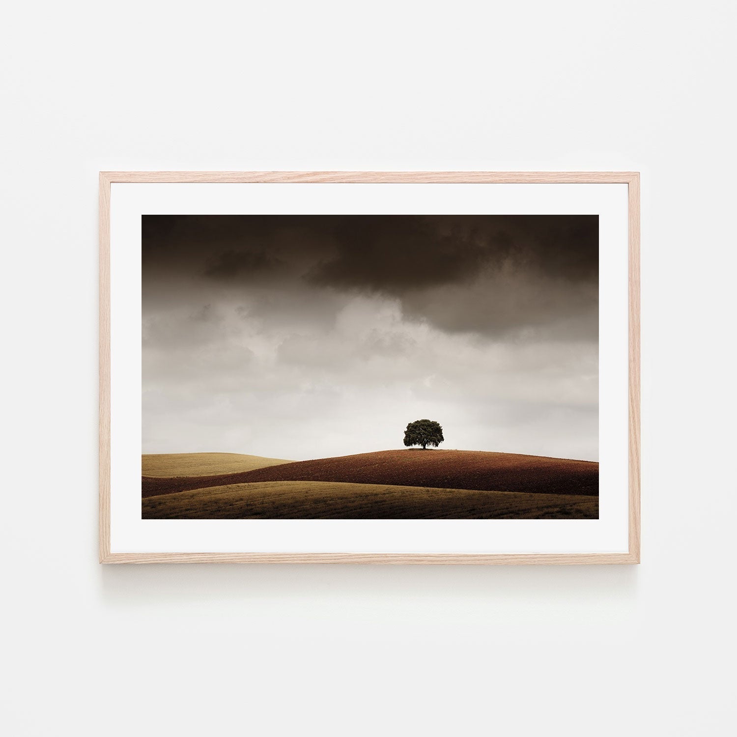 wall-art-print-canvas-poster-framed-Tuve Que Pararme Al Verla, by Alberto Merchán-by-Plus X Studio-Gioia Wall Art